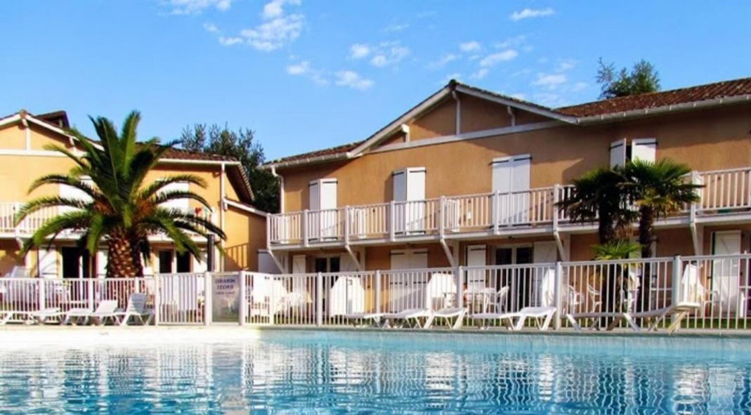 Petit Oasis Avec Piscine Apartment Anglet Exterior photo