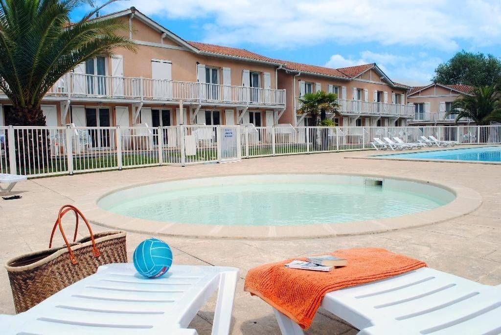 Petit Oasis Avec Piscine Apartment Anglet Exterior photo